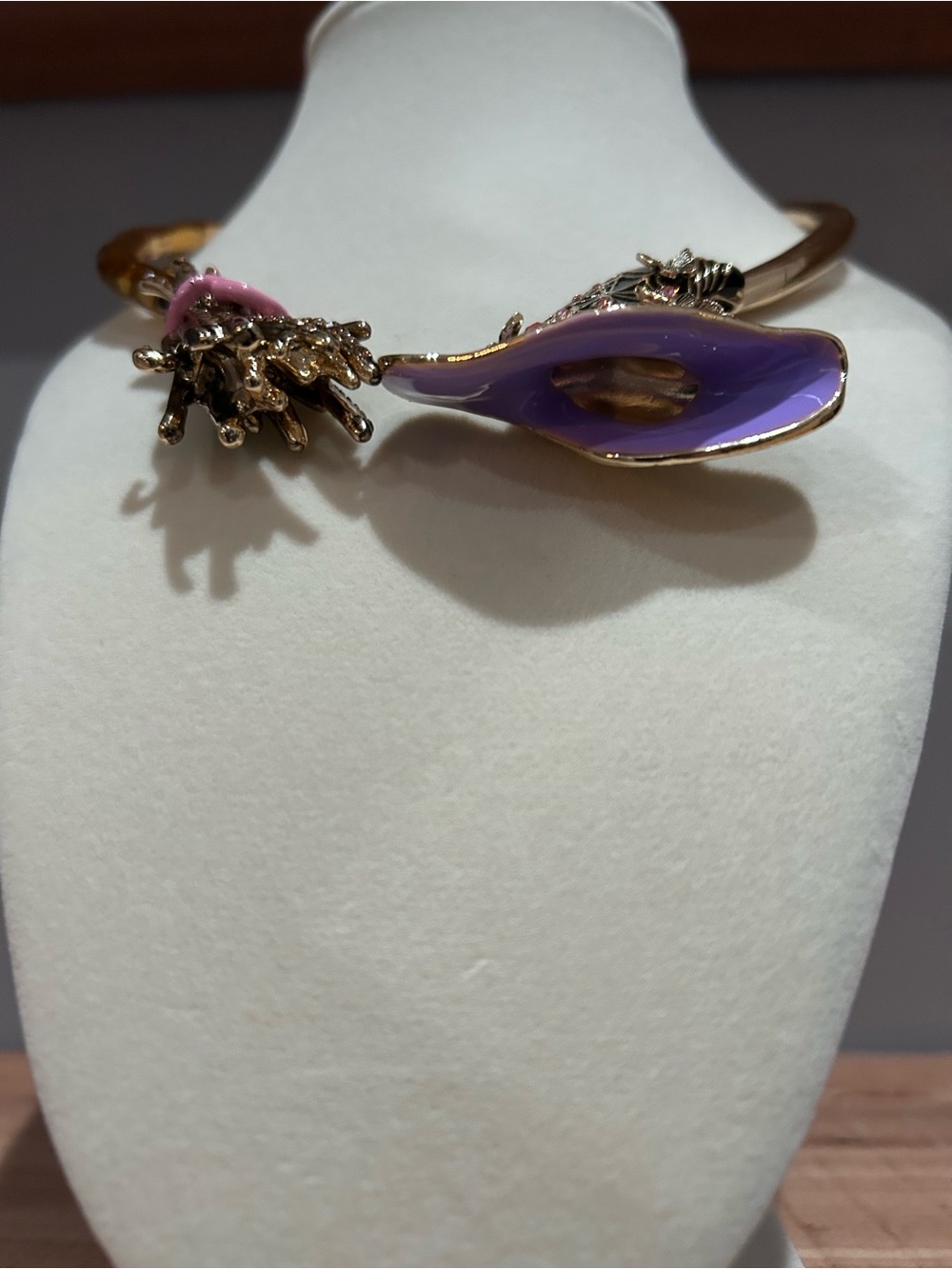 NWT Betsey Johnson Gold Witchy Broom Collar Necklace - Picture 7 of 7